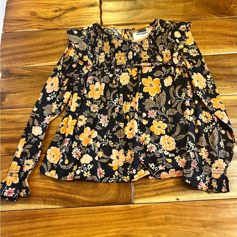 Girl’s old navy floral peasant blouse. Size 6/7